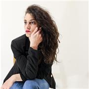 Attrice e cantante professionista impartisce lezioni di recitazione, canto, dizione, scrittura creativa